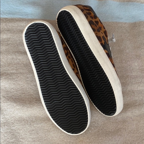 JUSTINE FAUX SUEDE LEOPARD SNEAKER Vici - Picture 2 of 5